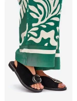 Elegantní Dámské Sandály S Zlatou Ozdobou Na Plochém Podpatku Černé S.Barski model 21685679 - Boto Elegantní Dámské Sandály S Zlatou Ozdobou Na Plochém Podpatku Černé S.Barski model 21685679 - Boto