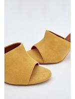 Dámské pantofle na z eko semiše žluté model 21918740 - Boto