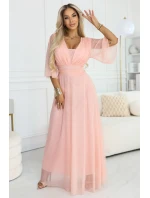 Dlouhé třpytivé plus size šaty s výstřihem a rukávy broskvová barva model 21961748 - numoco basic