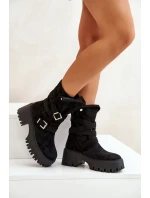 Dámské botky na masivním podpatku s přezkami a páskem černé model 21670399 - Boto Dámské botky na masivním podpatku s přezkami a páskem černé model 21670399 - Boto