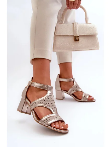 Dámské sandály model 20985417 zlaté - SWEET SHOES