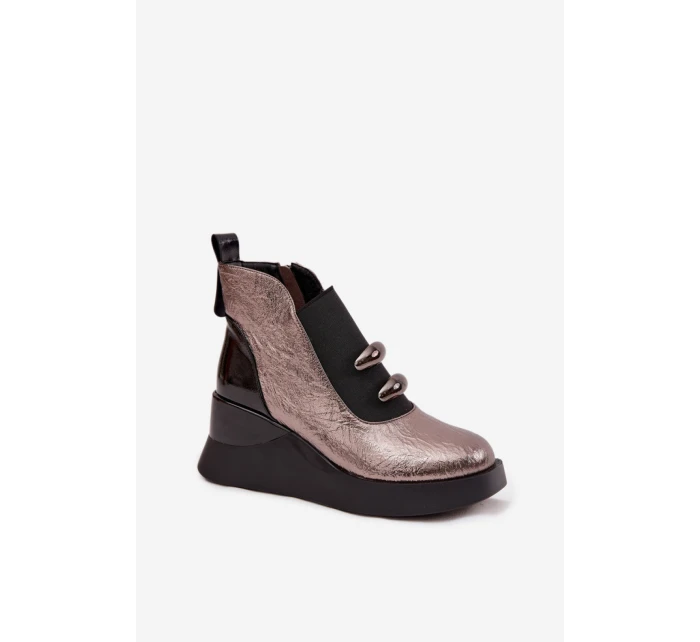 Boty na klínovém podpatku model 220506 Step in style Boty na klínovém podpatku model 220506 Step in style