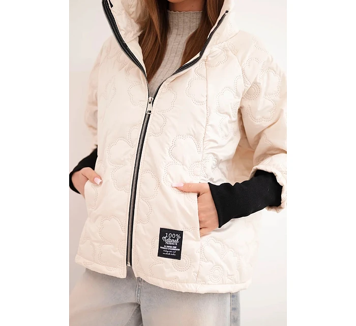 Dámská jarní prošívaná bunda s ozdobnou model 22040178 a zipem světle béžová - K-Fashion