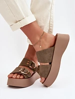 Dámské platformové pantofle se zlatými sponami olivové Nelirae