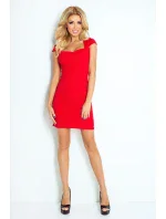 Červené šaty s výstřihem model 4976545 - numoco Červené šaty s výstřihem model 4976545 - numoco