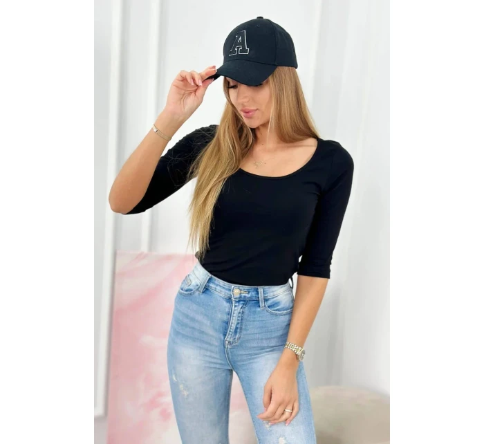 Halenka s kulatým výstřihem černá