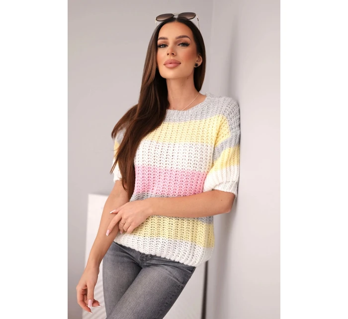 Dámský svetr s krajkovým vzorem v barevných model 21949234 s krátkým rukávem šedý - K-Fashion