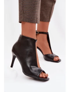 Dámské sandály na podpatku Černé model 22037749 - Boto