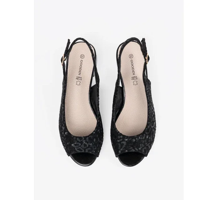 Luxusní dámské černé  sandály na širokém podpatku