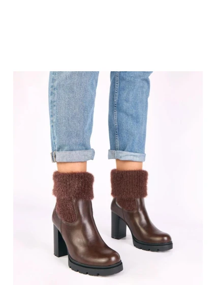 Boty na podpatku model 221641 Solea Boty na podpatku model 221641 Solea