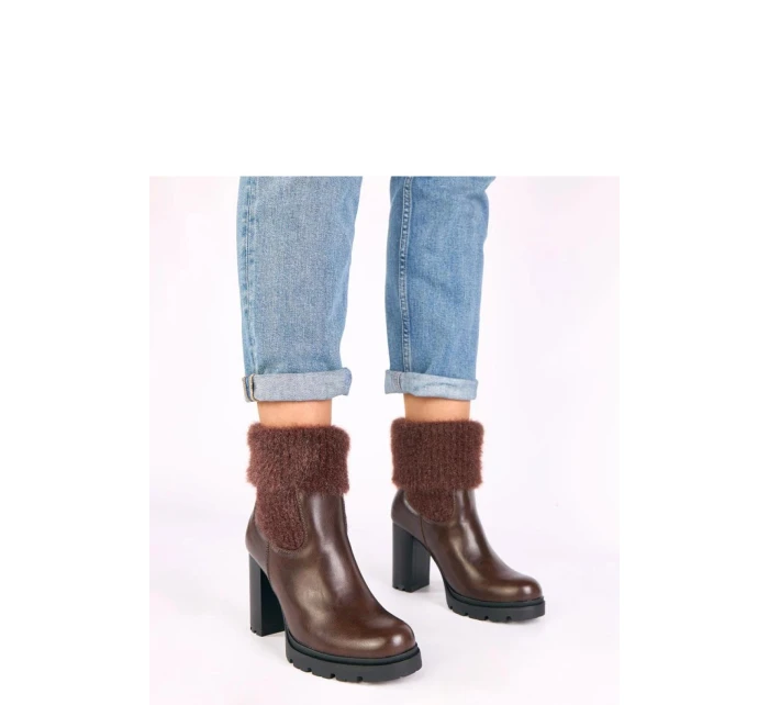 Boty na podpatku model 221641 Solea Boty na podpatku model 221641 Solea