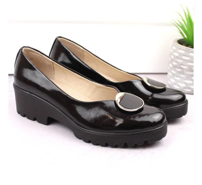 Dámské lakované polobotky se zdobením model 21904556 - FILIPPO Dámské lakované polobotky se zdobením model 21904556 - FILIPPO