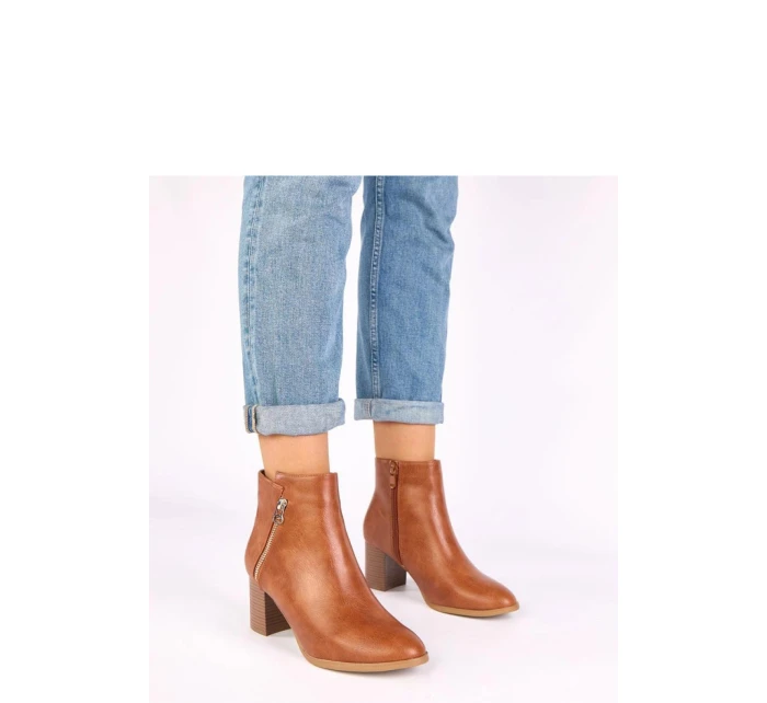 Boty na podpatku  model 221635 Solea