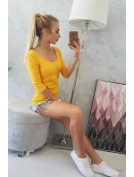 Hořčicová halenka s kulatým výstřihem Hořčicová halenka s kulatým výstřihem