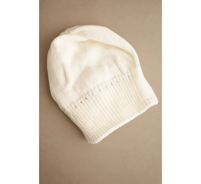 Dámská zimní čepice s vlnou a jemnou výzdobou ecru