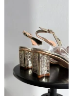 Sandály na podpatku s ozdobou D&A model 21900326 zlaté - S.Barski