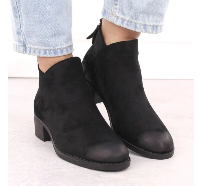 Dámské boty na bloku zateplené černé Potocki 12472 Dámské boty na bloku zateplené černé Potocki 12472