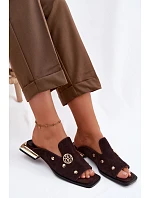 Semišové pantofle s zlatými ozdobami D&A model 22100293 Čokoládové - S.Barski Semišové pantofle s zlatými ozdobami D&A model 22100293 Čokoládové - S.Barski