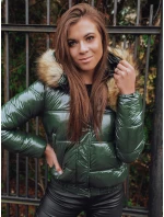 Dámská zimní prošívaná krátká bunda zelená model 21963982 - Dstreet