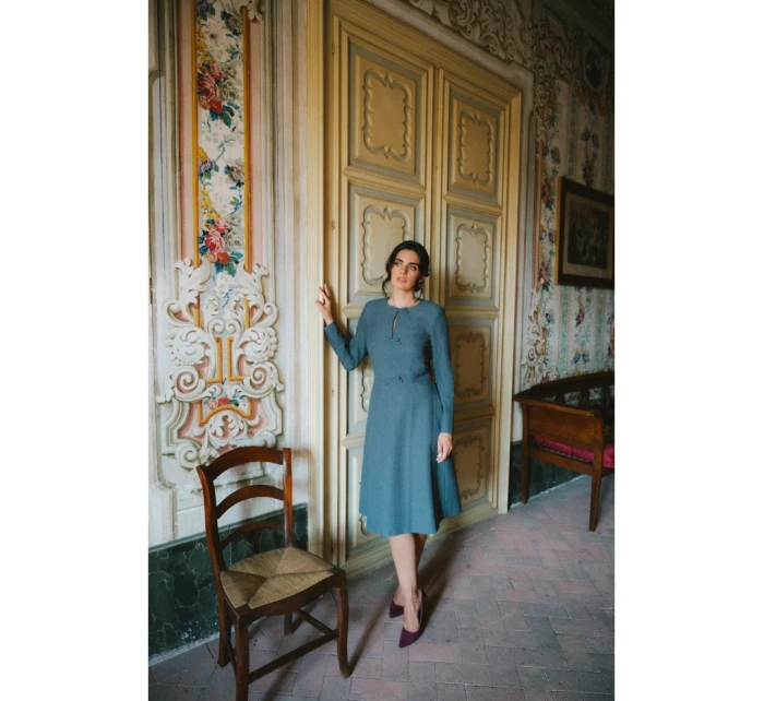 model 21319075 Šaty s mašlemi šedé - STYLOVE