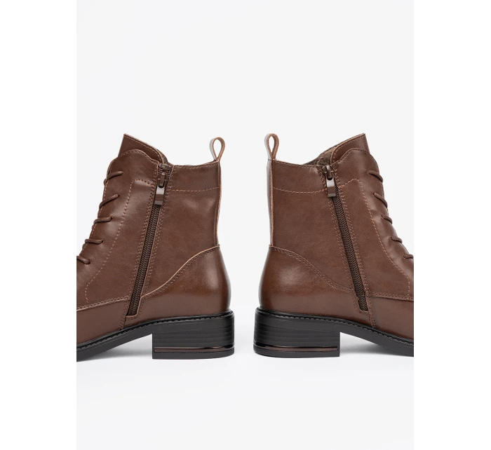 Klasické hnědé dámské  kotníčkové boty płaski