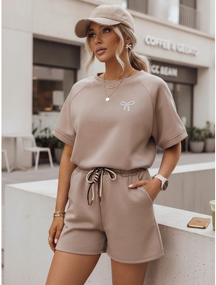 Dámská letní souprava s motýlem z měkké viskózy v barvě moka FashionStreet AY1190 Dámská letní souprava s motýlem z měkké viskózy v barvě moka FashionStreet AY1190