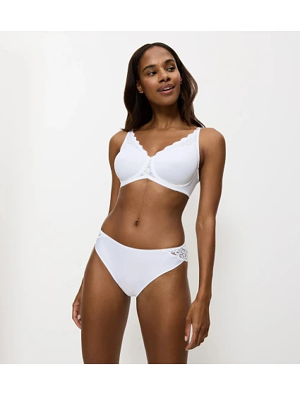 AMOURETTE – Tai kalhotky s LYCRA® pro pocit druhé kůže Triumph
