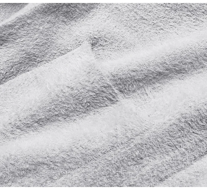 Světle šedý dlouhý vlněný přehoz přes oblečení typu alpaka s kapucí (M105) Světle šedý dlouhý vlněný přehoz přes oblečení typu alpaka s kapucí (M105)