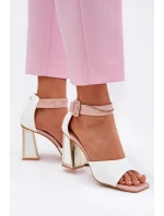Dámské lakované sandály na sloupku - bílé Vinceza Dámské lakované sandály na sloupku - bílé Vinceza