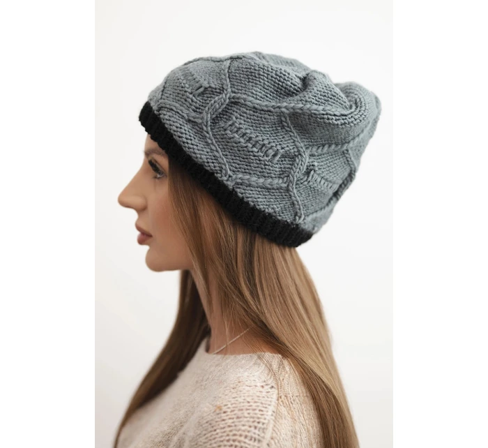 Dámská zimní čepice z vlny s vzorem šedá model 21782983 - K-Fashion Dámská zimní čepice z vlny s vzorem šedá model 21782983 - K-Fashion