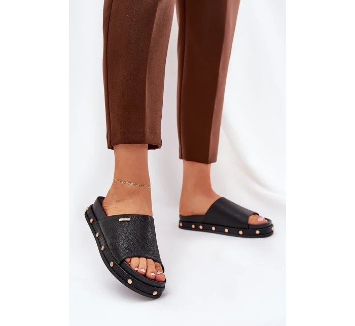 Dámské pantofle na platformě s cvočky Big Star – černé Dámské pantofle na platformě s cvočky Big Star – černé