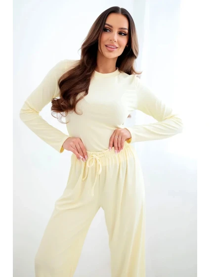Dámská viskózová souprava s model 21893704 a širokými kalhotami žlutý - K-Fashion