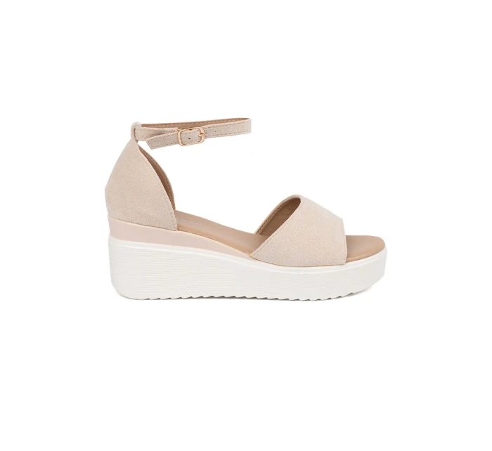 Pohodlné dámské  sandály Jasnobeżowy na klínku