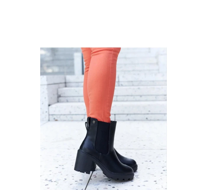 Boty na podpatku model 204766 Solea Boty na podpatku model 204766 Solea