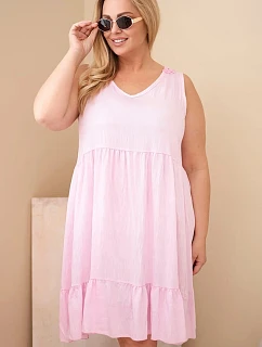 Dámské Plus Size model 22136591 šaty s krajkou bez rukávů bonbónově růžové - K-Fashion