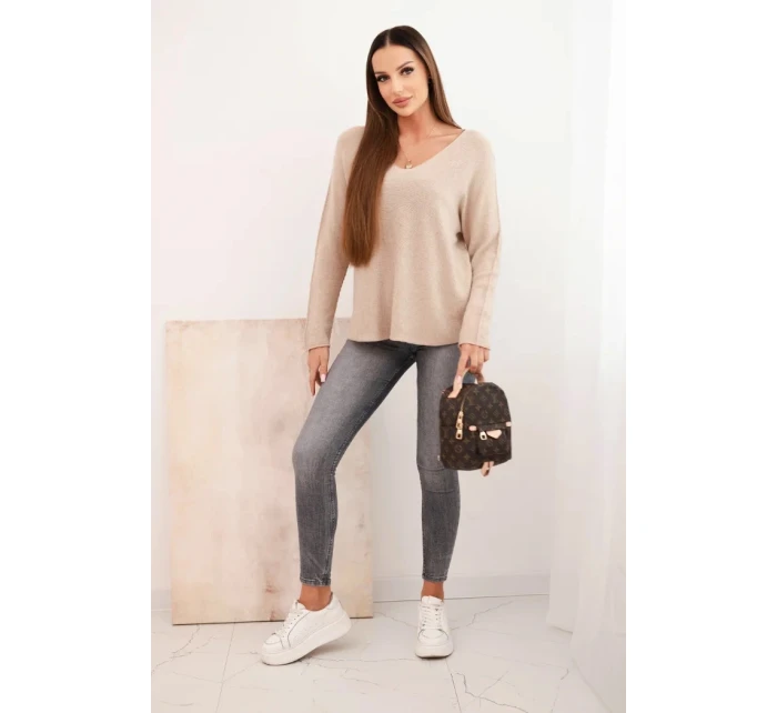 Dámský svetr s viskózou a výstřihem do V tmavě béžový Dámský svetr s viskózou a výstřihem do V tmavě béžový
