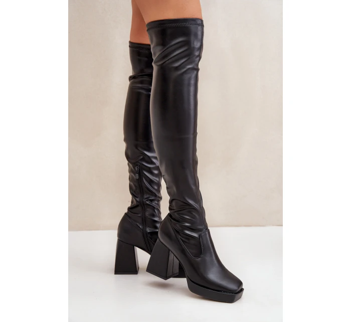 Přiléhavé kozačky nad kolena na podpatku tmavě hnědé model 21681380 - Boto