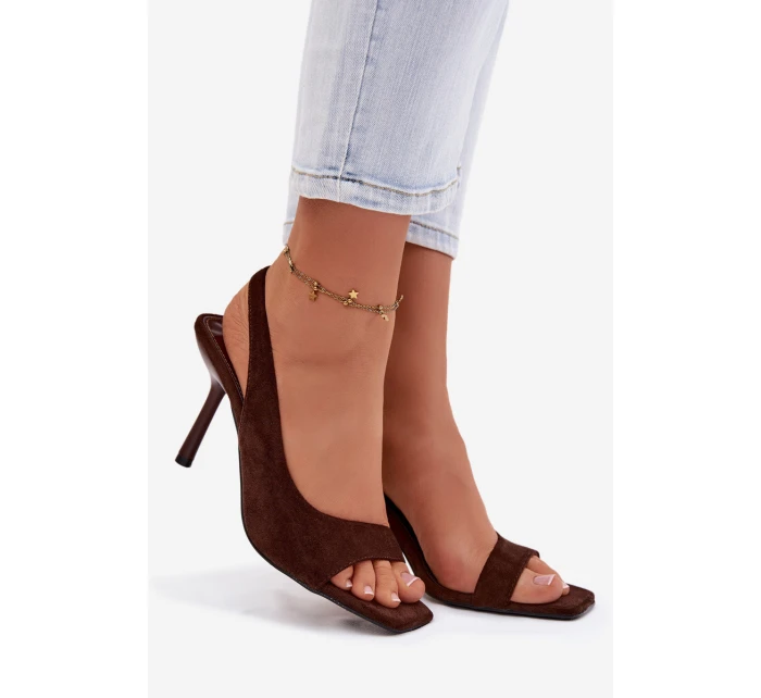 Dámské sandály na podpatku z eko semiše čokoládové model 21951621 - Boto