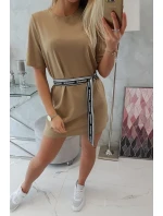 Šaty s ozdobným páskem camel Šaty s ozdobným páskem camel