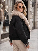 Krótka kurtka damska z czarna model 22341047 - FashionStreet Krótka kurtka damska z czarna model 22341047 - FashionStreet