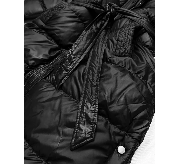 Černá prošívaná zimní bunda s páskem model 21748211 - J.STYLE Černá prošívaná zimní bunda s páskem model 21748211 - J.STYLE