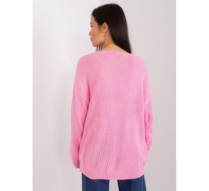 Růžový klasický svetr s copánky
