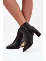 Dámské kotníkové boty na podpatku s páskem a zlatým detailem Černé model 21747817 - Boto Dámské kotníkové boty na podpatku s páskem a zlatým detailem Černé model 21747817 - Boto