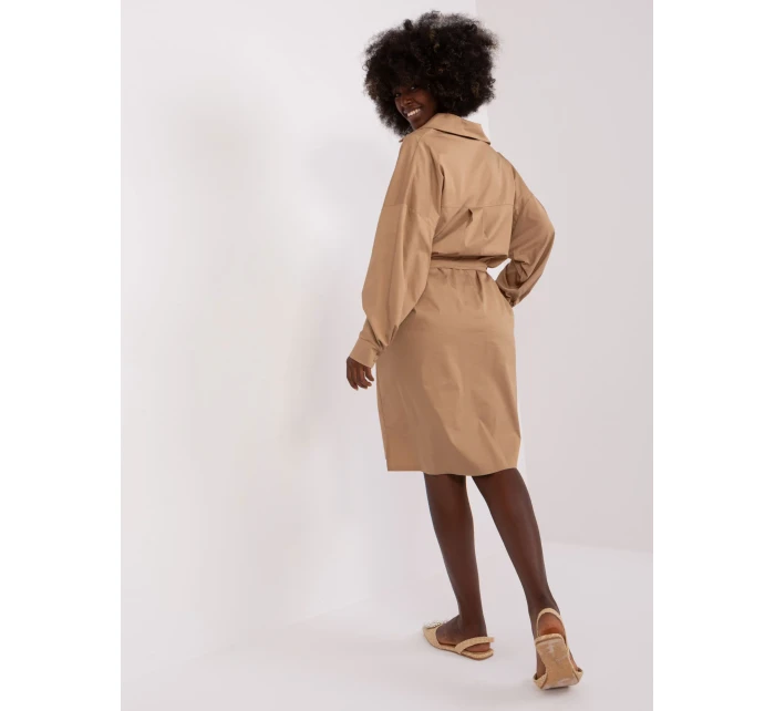 Sukienka CHA SK model 20129351 ciemny bezowy - FPrice Sukienka CHA SK model 20129351 ciemny bezowy - FPrice