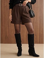 Elegantní dámské šortky s páskem v čokoládové barvě FashionStreet SY0625