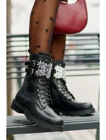 Zateplené pracovní boty s ozdobným pásem a přezkami černé model 21675949 - Boto Zateplené pracovní boty s ozdobným pásem a přezkami černé model 21675949 - Boto