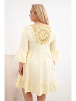 Dámské šaty Plus Size z viskózy s ažurovým zdobením žlutá Dámské šaty Plus Size z viskózy s ažurovým zdobením žlutá