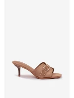 Dámské sandály na podpatku s páskem a zlatým sponou tmavě béžové Jelira