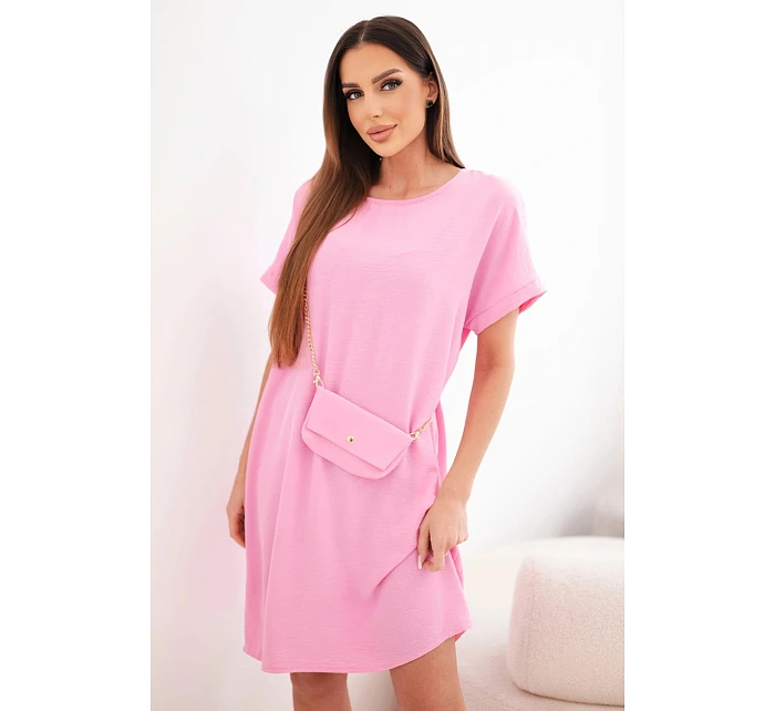 Dámské šaty s krátkým rukávem a kabelkou na řetízku bonbónově růžová