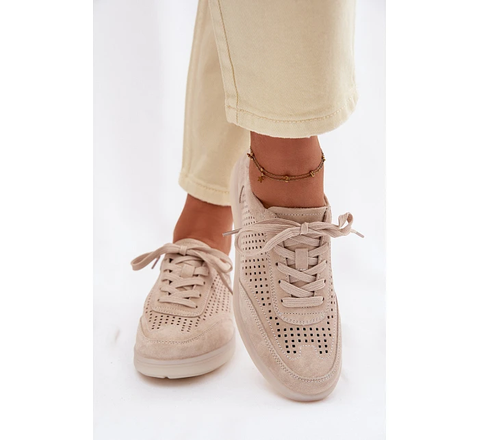 Kožené semišové dámské tenisky s otvory Béžové model 22100230 - Boto Kožené semišové dámské tenisky s otvory Béžové model 22100230 - Boto